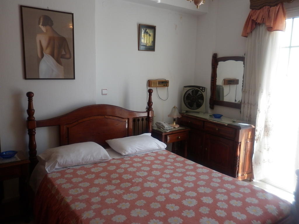 Miramare Hotel Lakkíon Quarto foto