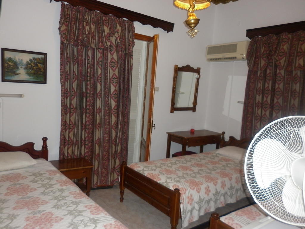Miramare Hotel Lakkíon Quarto foto